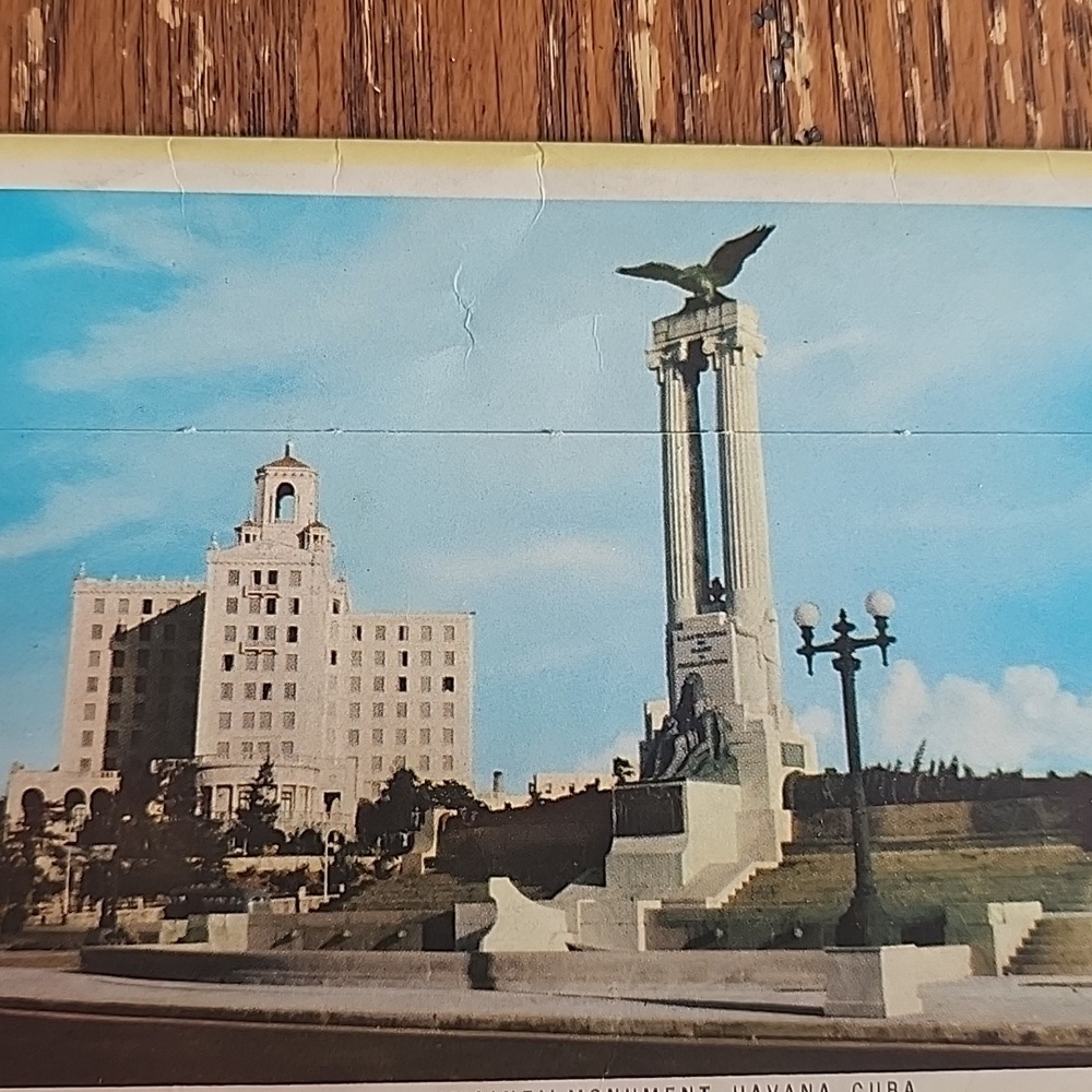 Vintage Havana Cuba Postcard - Picture 2 of 3
